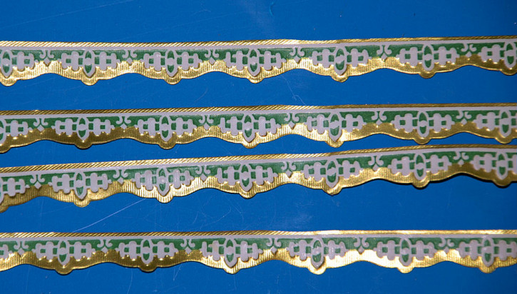 antike schmale Puppenstuben Bordüre in weiß-gold-grün * um 1900