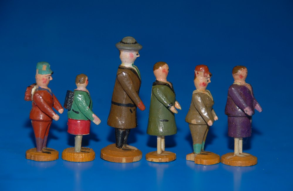 Erzgebirge Miniatur Figuren Stadt Familie Louis Hiemann Seiffen 20er Jahre