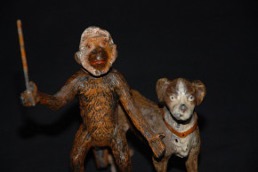 G. Heyde Dresden * head wiggle figure * monkey with dog * around 1900