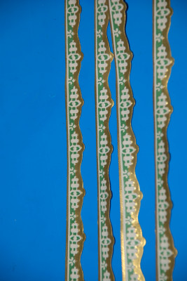 antike schmale Puppenstuben Bordüre in weiß-gold-grün * um 1900